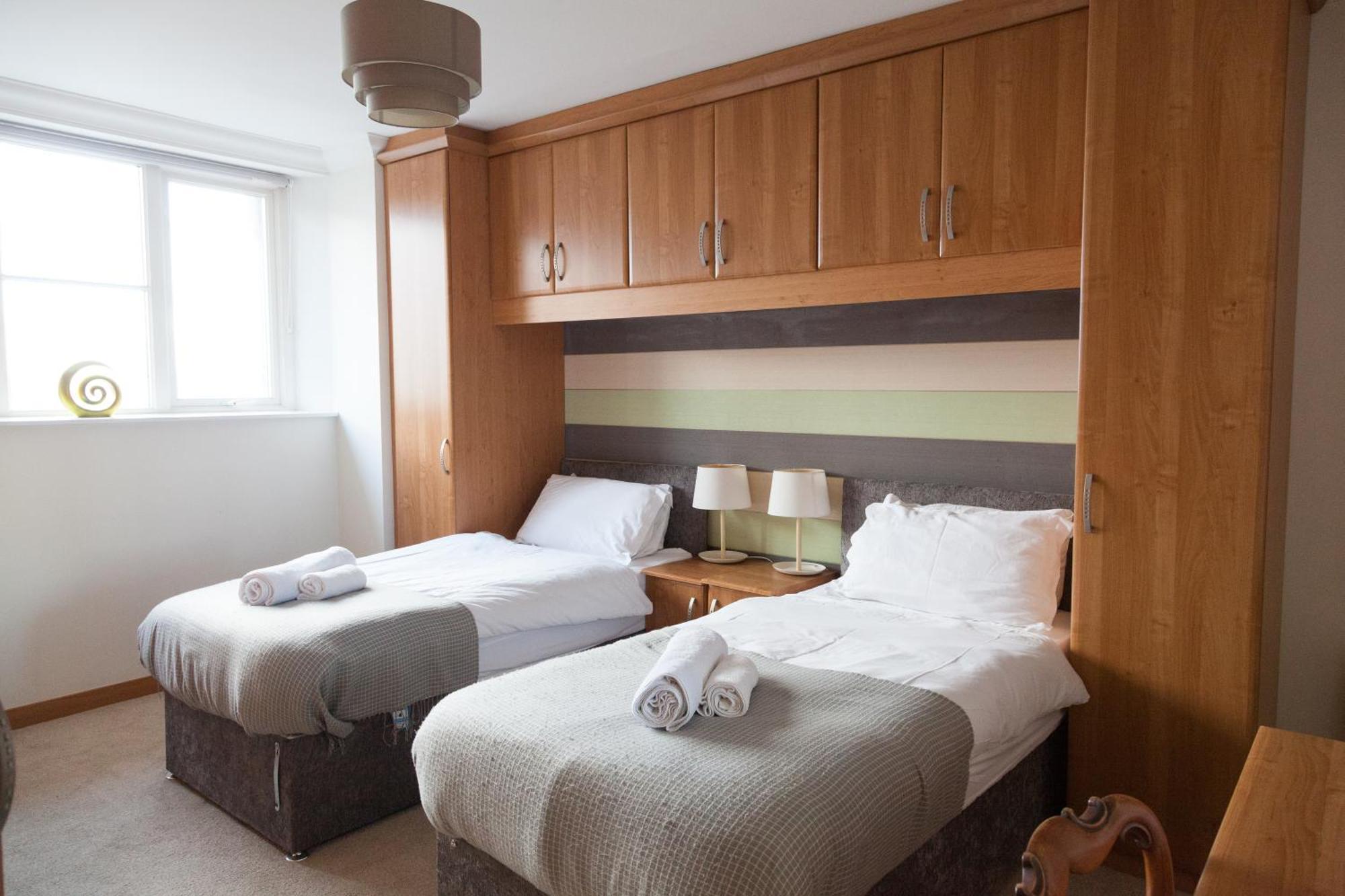 Weekly & Monthly Stays In Penthouse For Contractors Or Leisure Single Or Superking Beds Available Birkenhead Exteriör bild