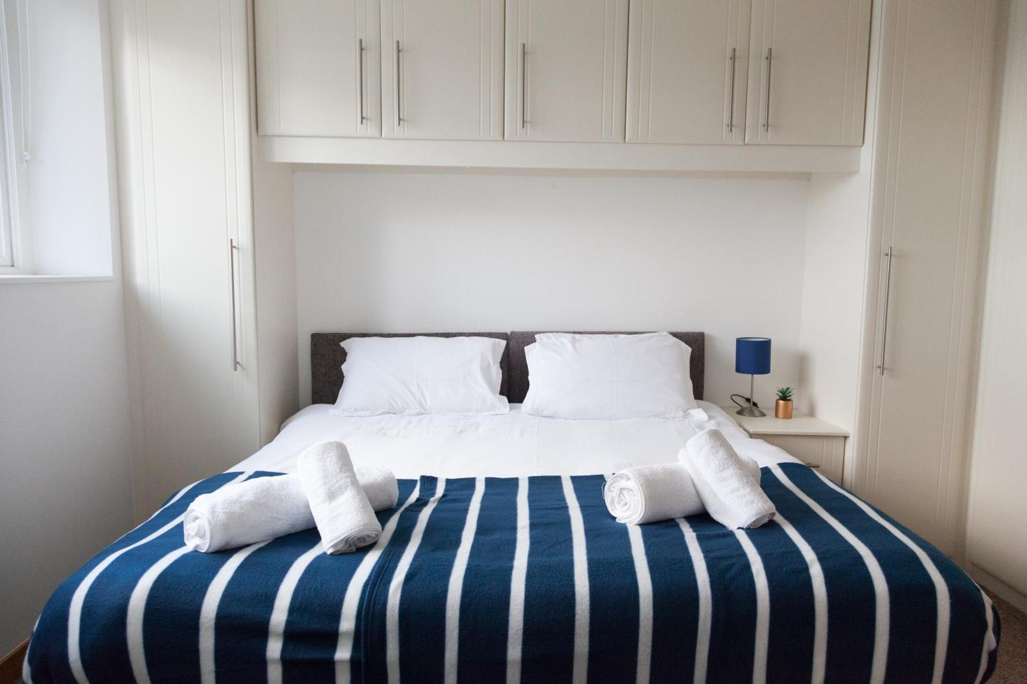 Weekly & Monthly Stays In Penthouse For Contractors Or Leisure Single Or Superking Beds Available Birkenhead Exteriör bild