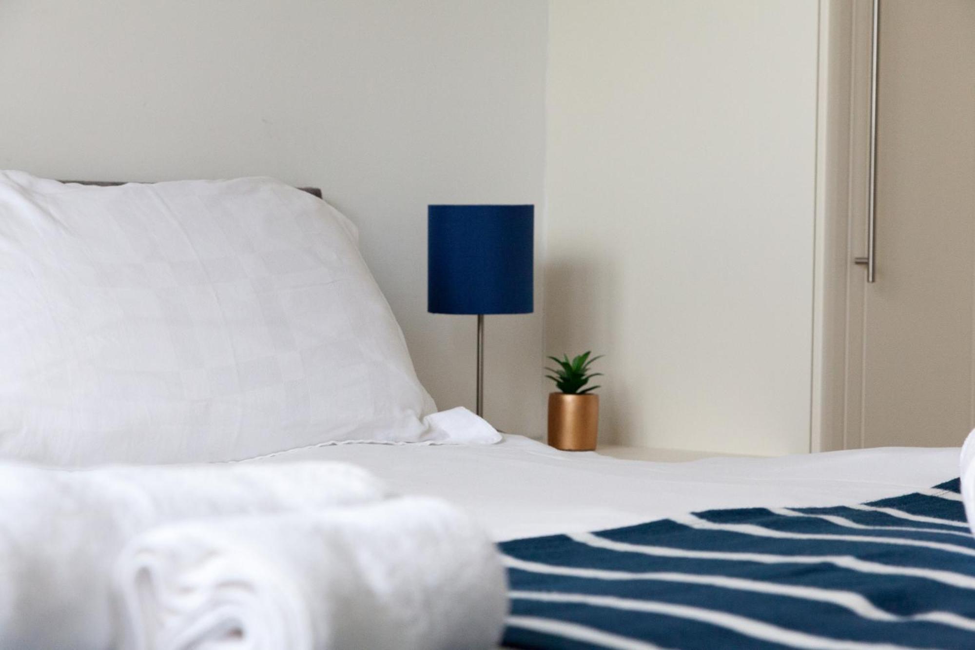 Weekly & Monthly Stays In Penthouse For Contractors Or Leisure Single Or Superking Beds Available Birkenhead Exteriör bild