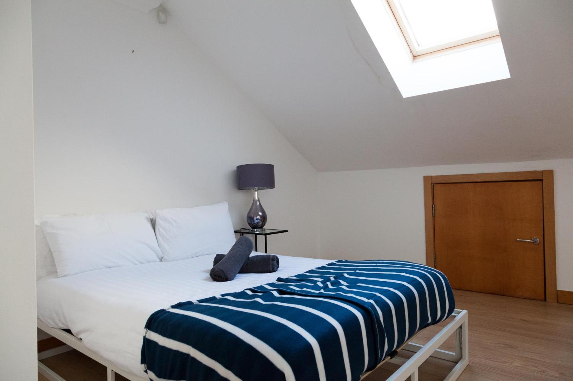 Weekly & Monthly Stays In Penthouse For Contractors Or Leisure Single Or Superking Beds Available Birkenhead Exteriör bild