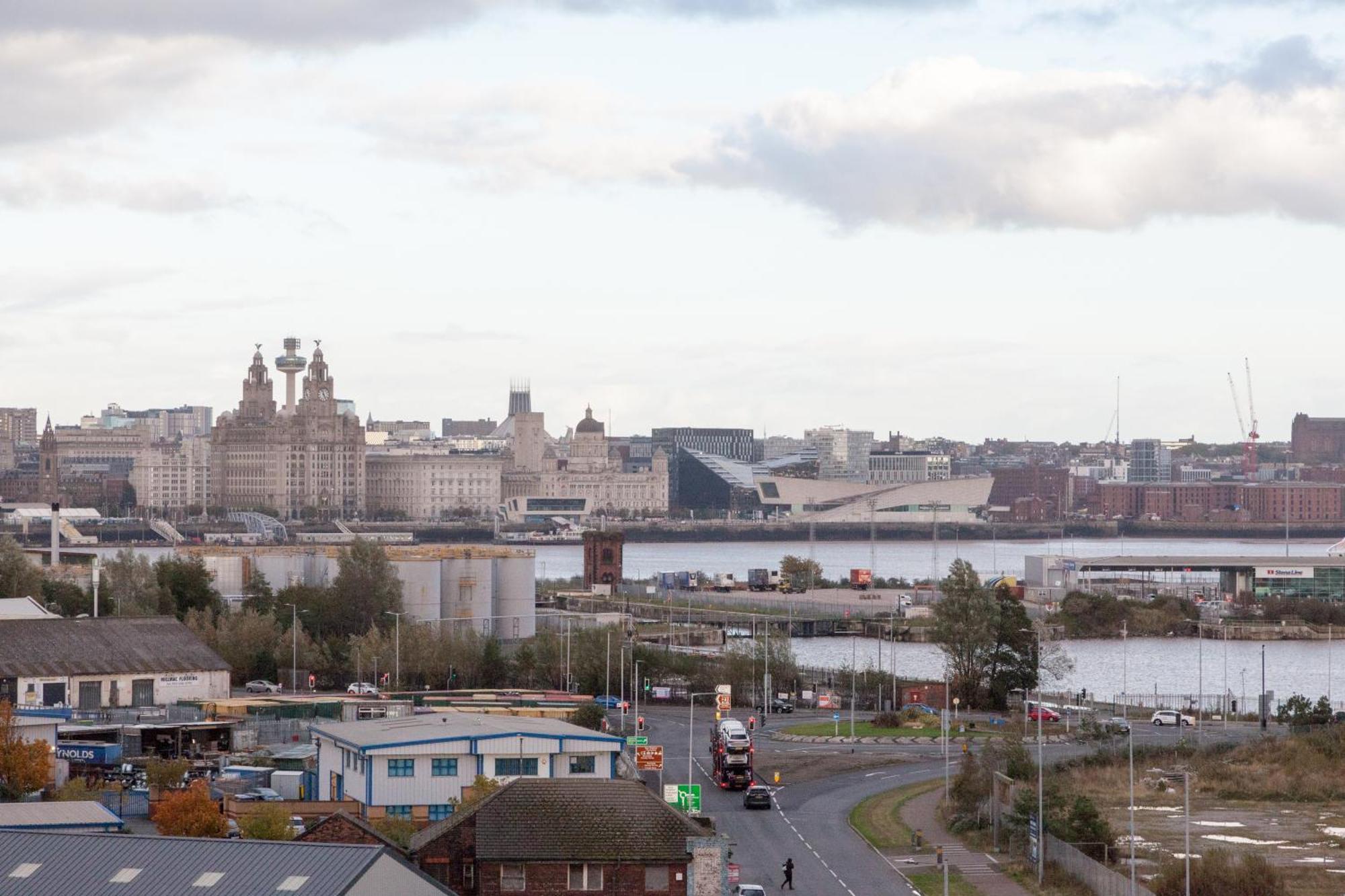 Weekly & Monthly Stays In Penthouse For Contractors Or Leisure Single Or Superking Beds Available Birkenhead Exteriör bild