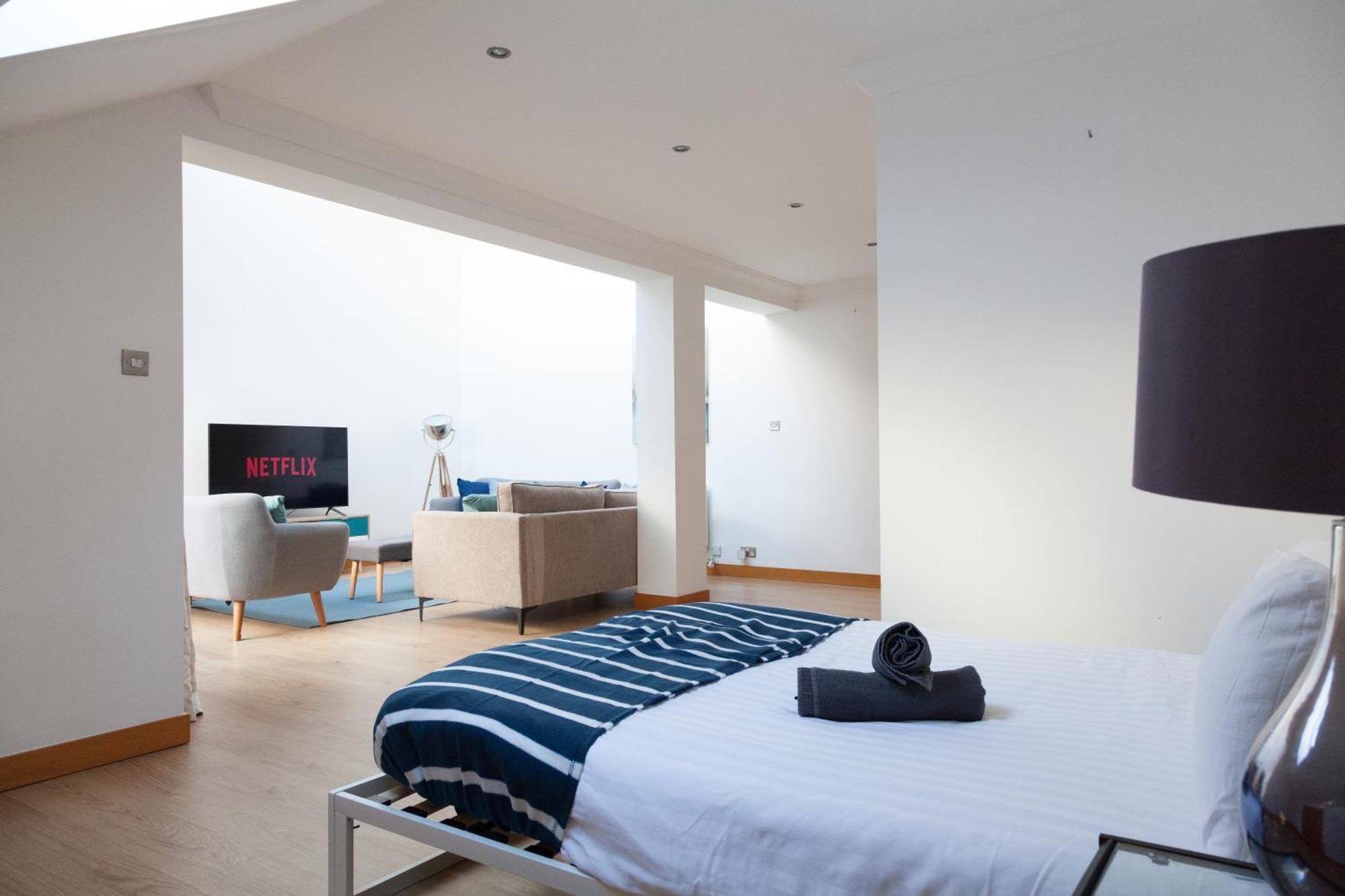 Weekly & Monthly Stays In Penthouse For Contractors Or Leisure Single Or Superking Beds Available Birkenhead Exteriör bild