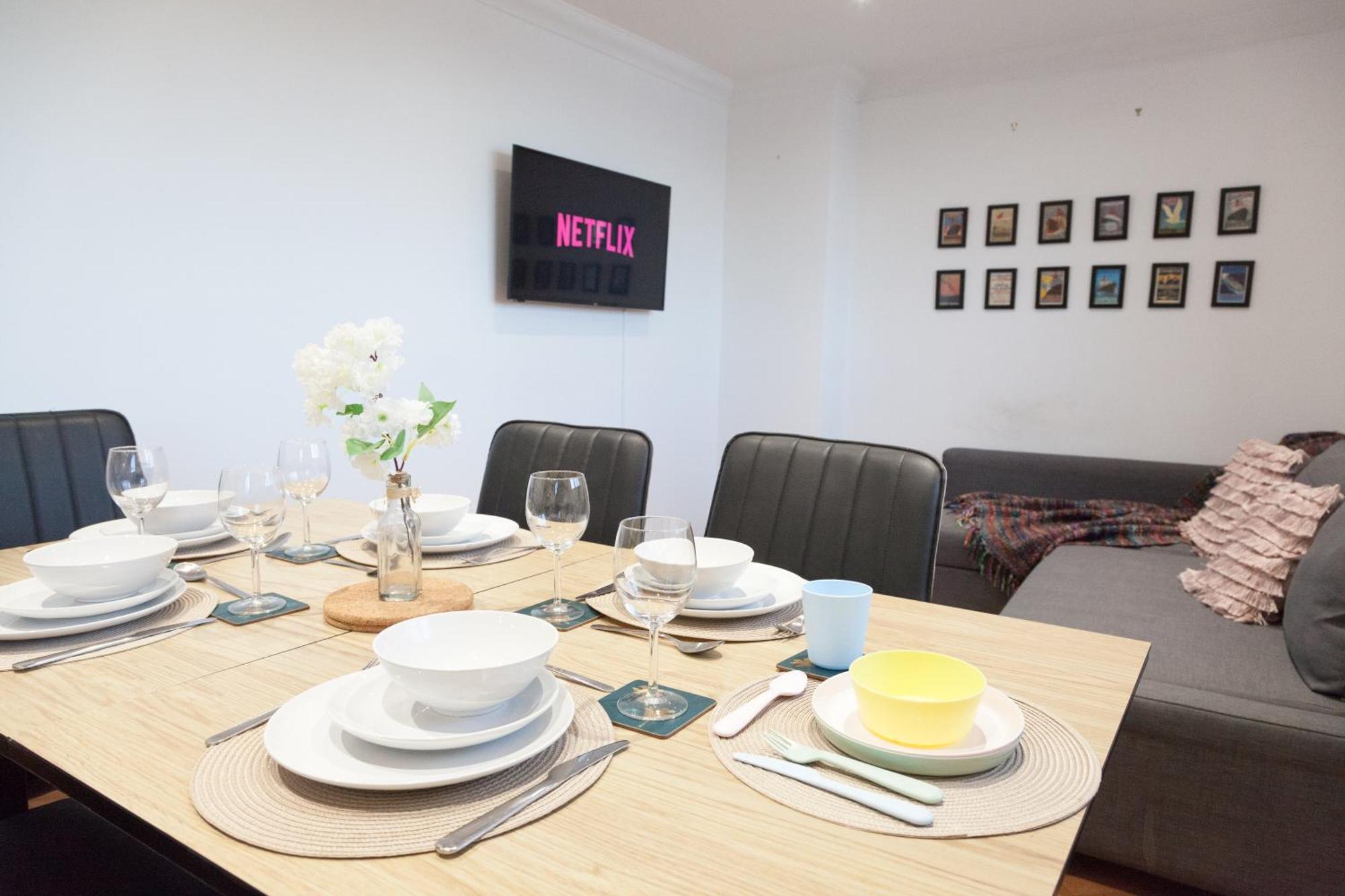 Weekly & Monthly Stays In Penthouse For Contractors Or Leisure Single Or Superking Beds Available Birkenhead Exteriör bild